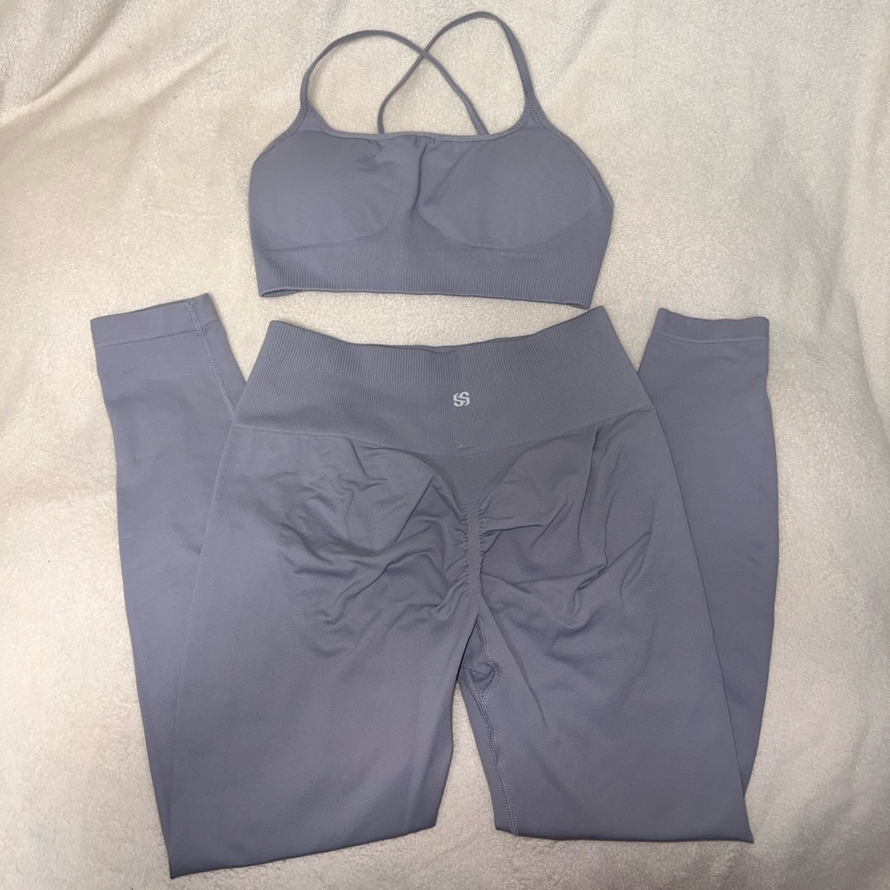 Workout Set - Picture 2 of 3